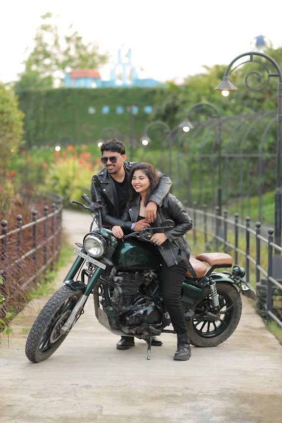 Harsh and Darshana, photo 3
